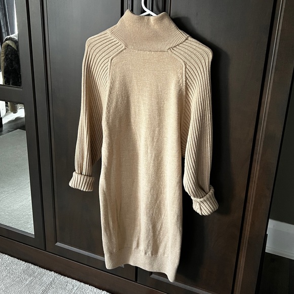 Club Monaco camel sweater dress - Picture 2 of 10
